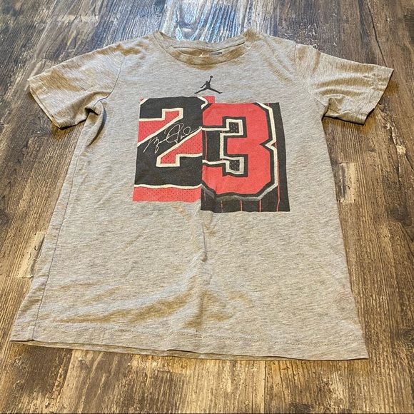 ❌SOLD❌ 9 pieces Clothing Lot - 8 T shirts 1 pair of pants - Picture 12 of 16